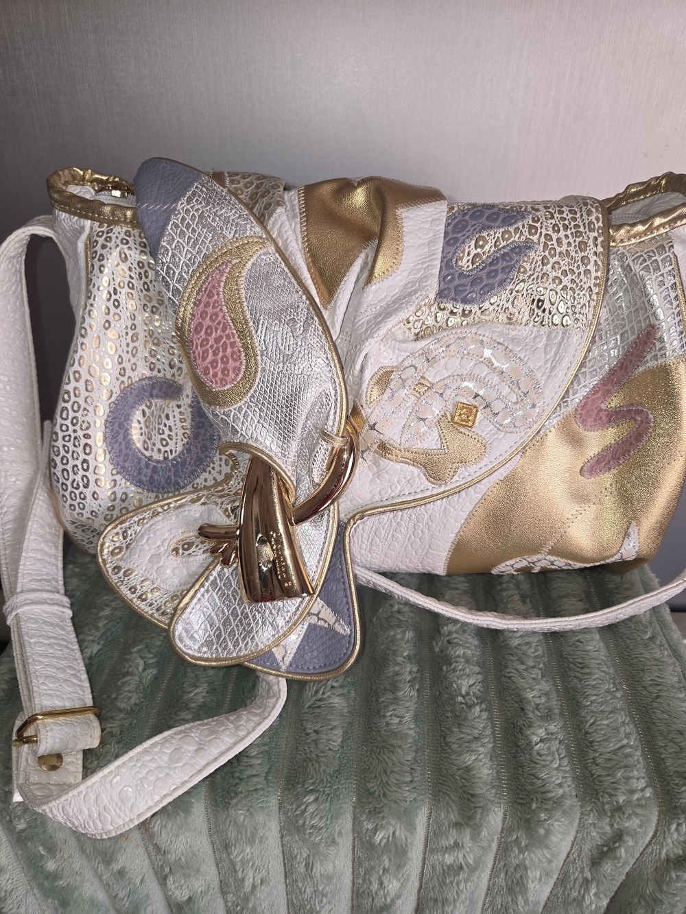 Vintage Alentino NAS patchwork shoulder bag featuring white & metallic gold. Nwt